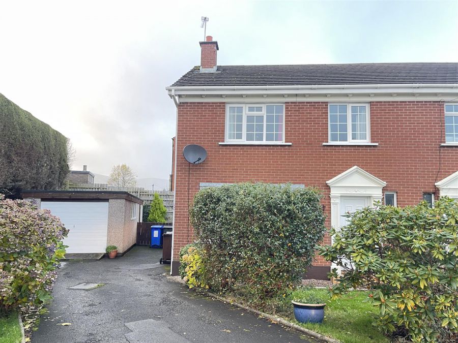 4 Locksley Grange, Belfast, BT10 0DW