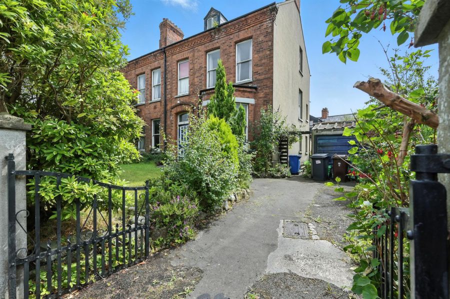 33 Marlborough Park North, South Belfast, Belfast, BT9 6HJ