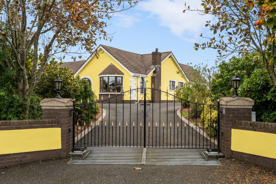 38 Riverside Road, Ballynahinch, BT24 8TY