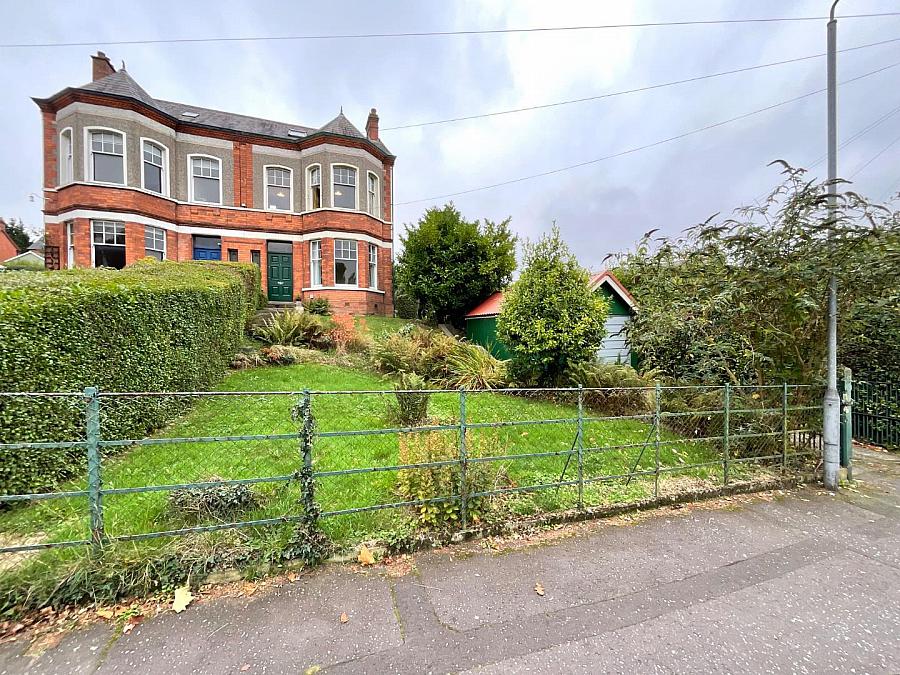 1 Cregagh Park, Belfast, BT6 9LF