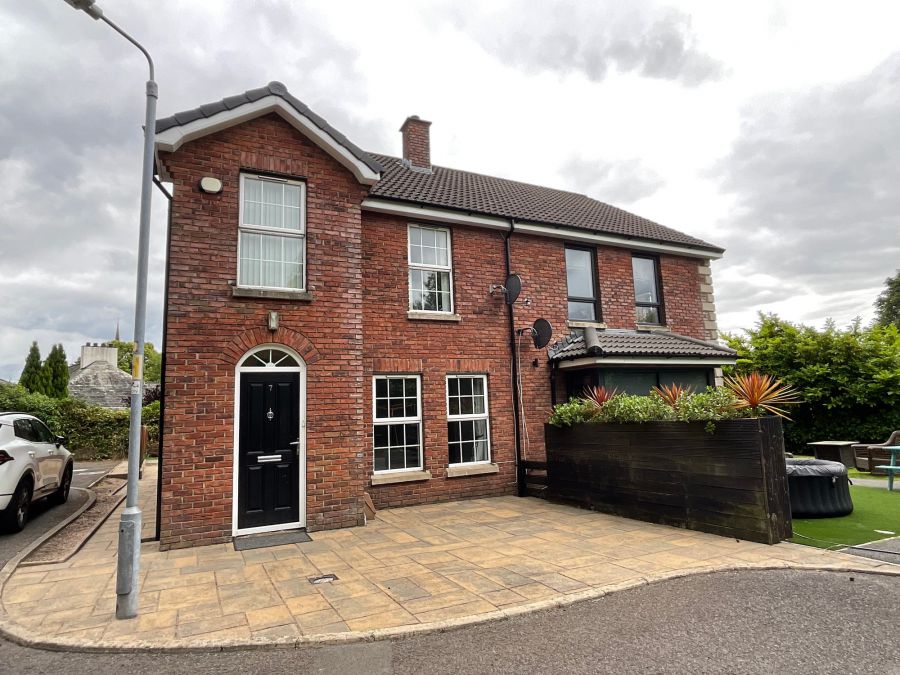 7  Malone Chase, Malone, Belfast, BT9 6XF