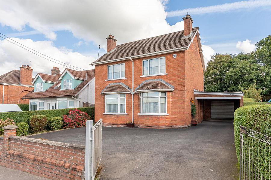 596 Saintfield Road, Carryduff, BT8 8BL