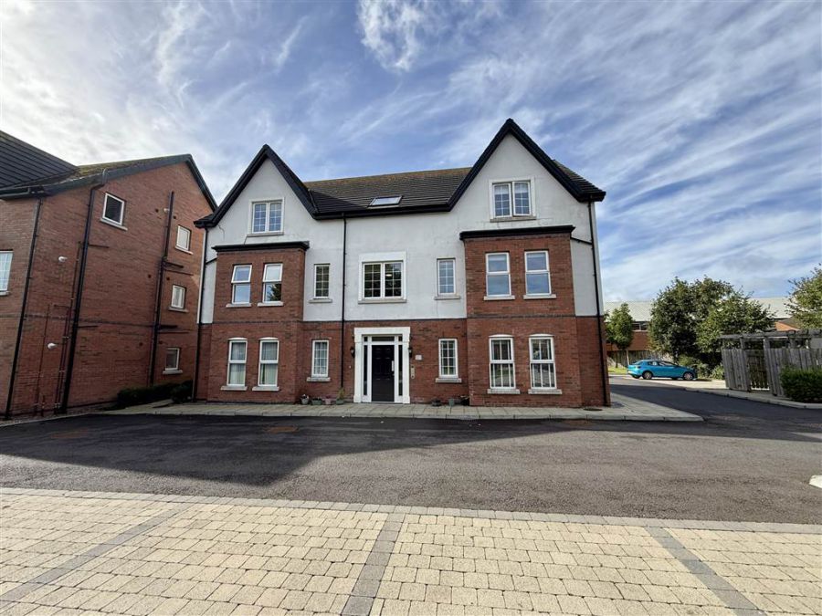Apt 6, 1 Loughan Hall, Dundonald, Belfast, BT16 2FN