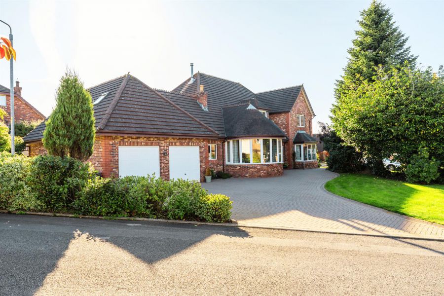 17 Manor Park, Killinchy Road, Comber, BT23 5FW