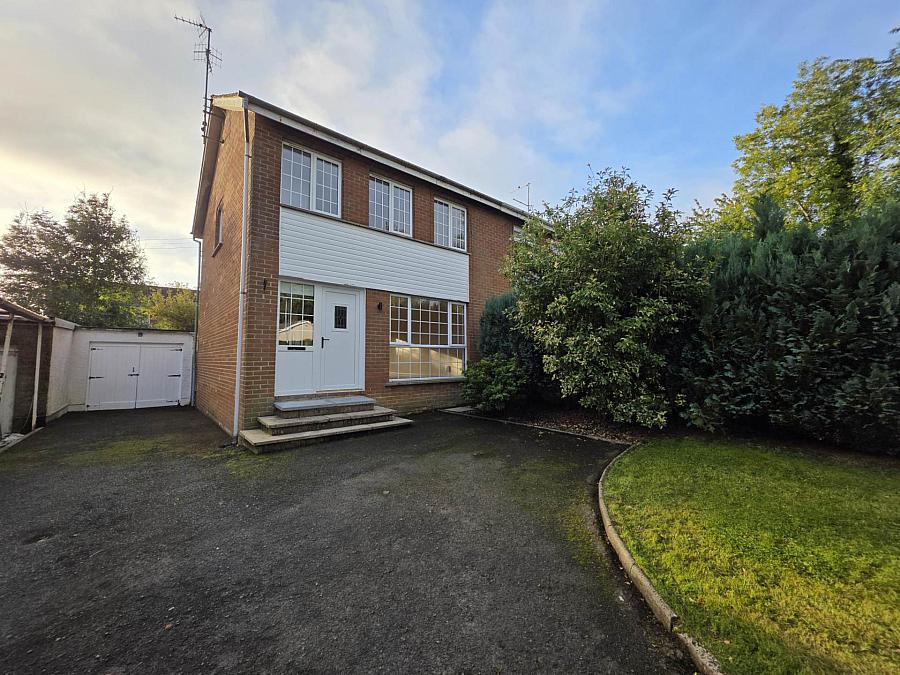 10 Woodford Park, Armagh, BT60 2BB