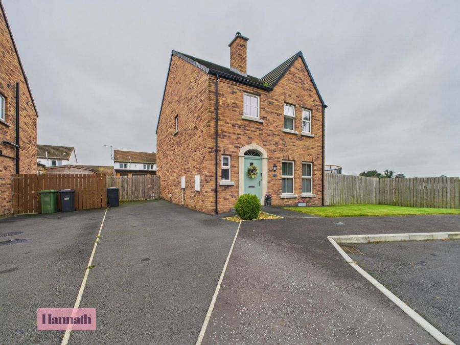44 Oakwood Hall, Portadown, Craigavon, BT62 3FN