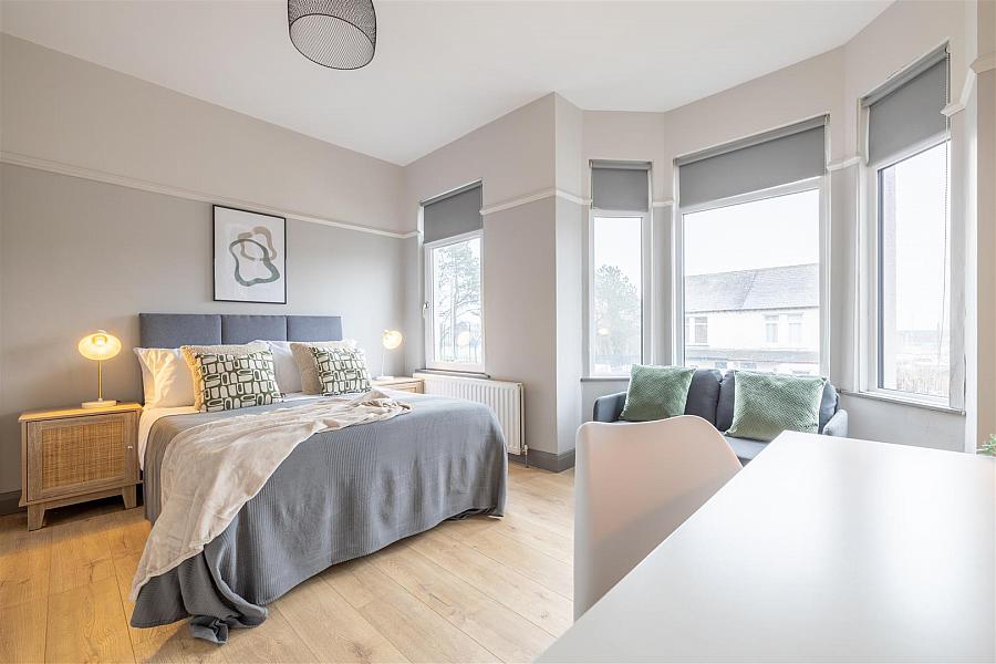 Rm 1, 57 Ballygomartin Road, belfast, BT13 3LB