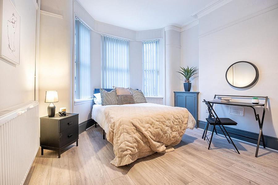 Room 1, 66 Willowbank Gardens, Belfast, BT15 5AJ