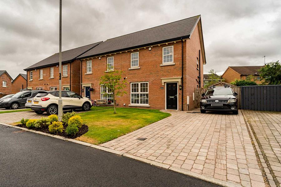 11 Meadow Green, magheralave meadows, lisburn, BT28 3PB
