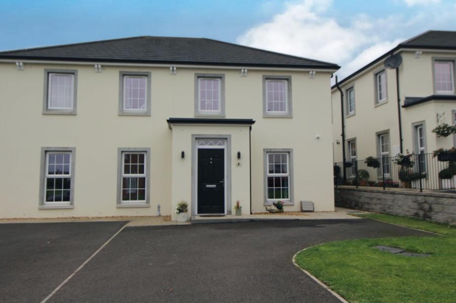 8 Bashford Park Avenue, Carrickfergus, County Antrim, BT38 9FJ