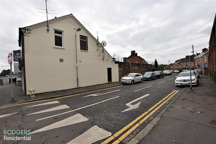 Apt 1, 261 Upper Newtownards Ro, Belfast, BT4 3JF