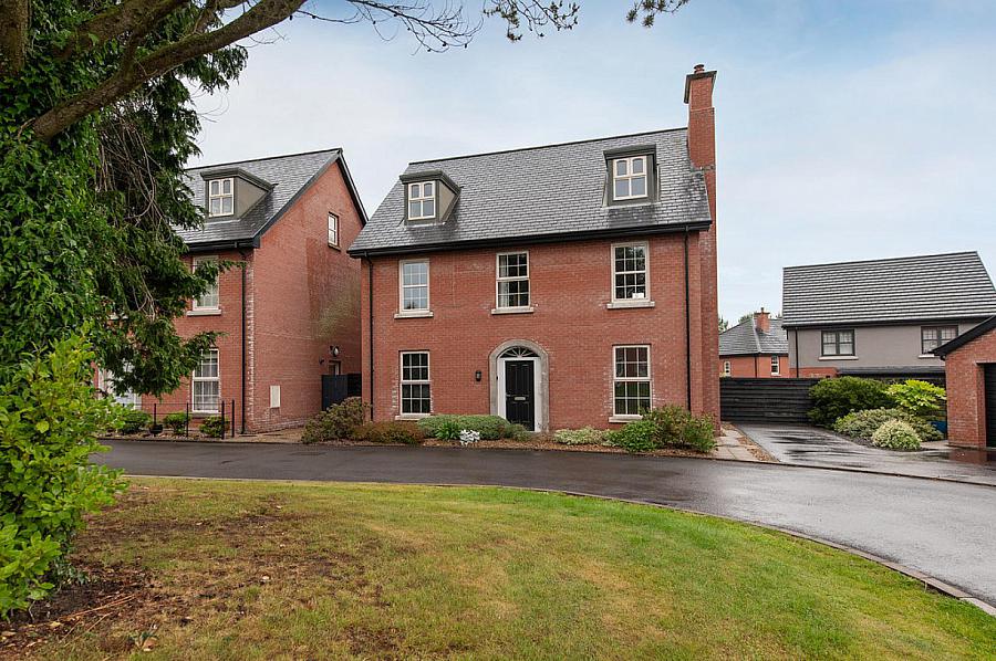 56 Oakfield Park, jordanstown, BT37 0QY