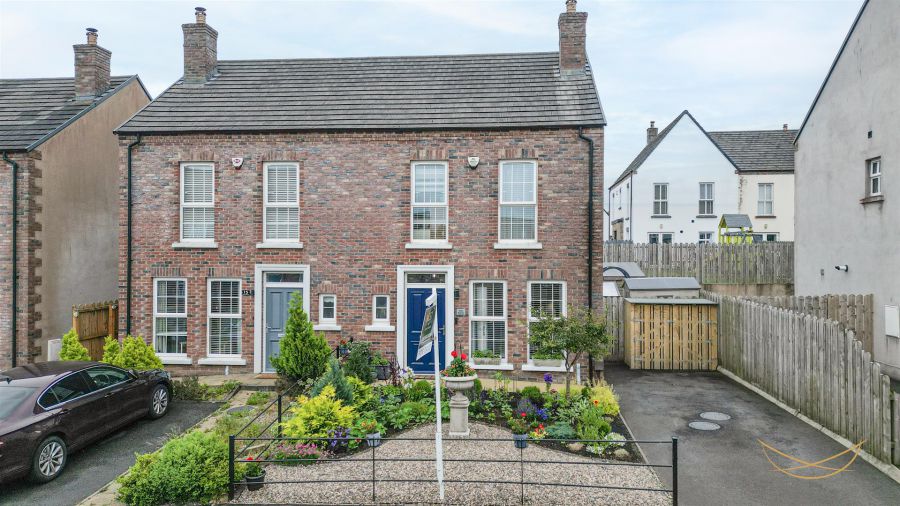 11 Blackrock Commons, newtownabbey, BT36 4AE