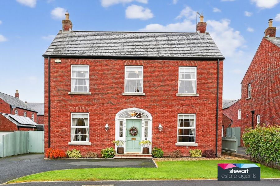 16 Hunters Chase, Lisburn, Ballinderry Lower, BT28 2BJ