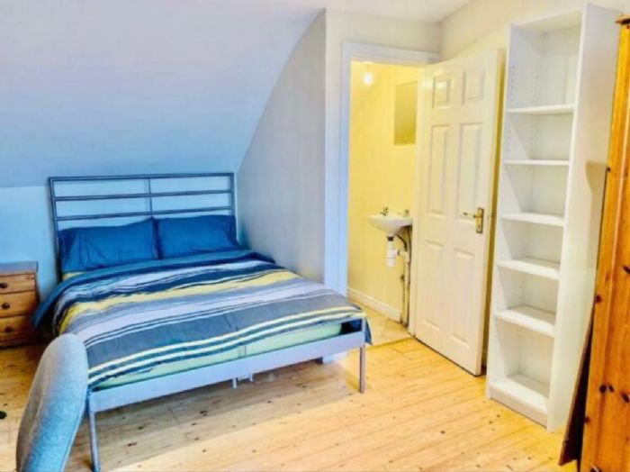 Room 5 With Ensuite Donegall Road, belfast, BT12 5NB