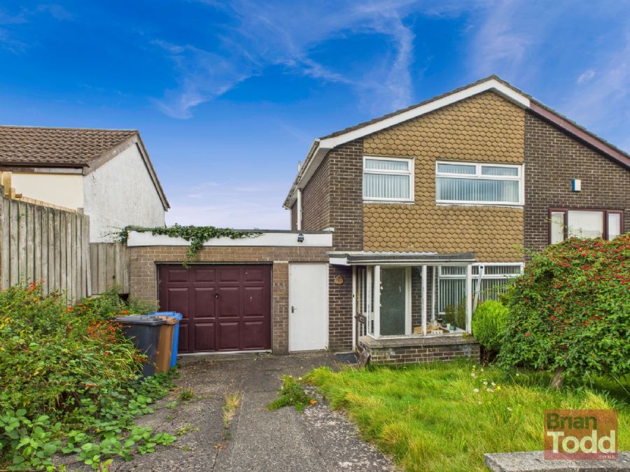 11 Ailsa Gardens, Larne, BT40 2JY