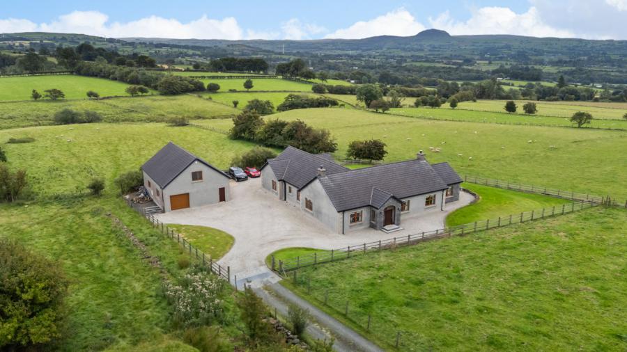 125 Knowehead Road, Broughshane, Ballymena, BT43 7JD