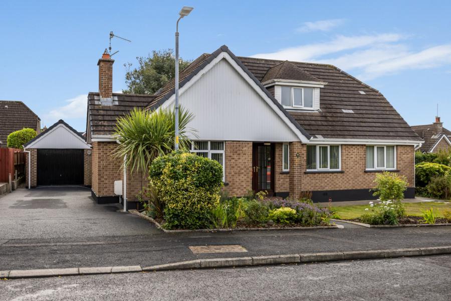9 Carlton Hills, Carryduff, Belfast, BT8 8BZ