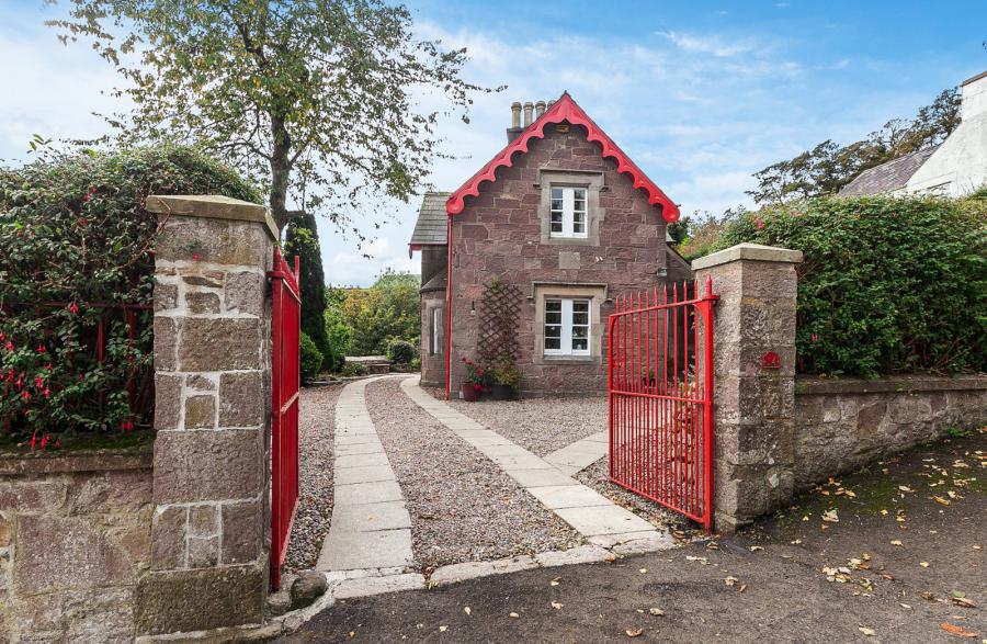 14 High Street, Cushendall, Ballymena, BT44 0NB