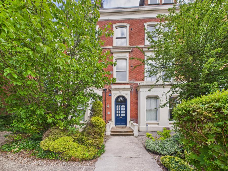 Flat 8 LAcademie, 14 College Gardens, Belfast, County Antrim, BT9 6BQ