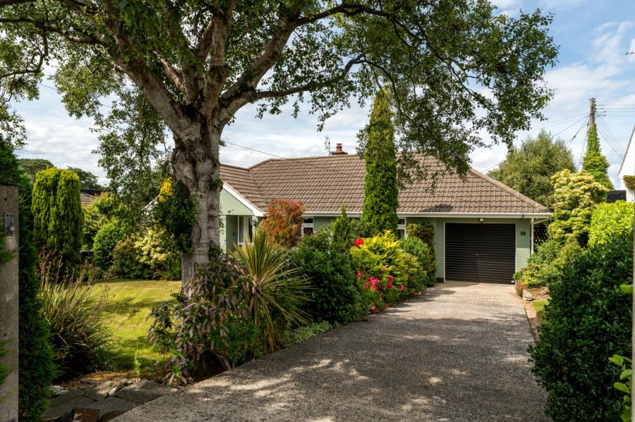 98 Crawfordsburn Road, Bangor, County Down, BT19 1BH