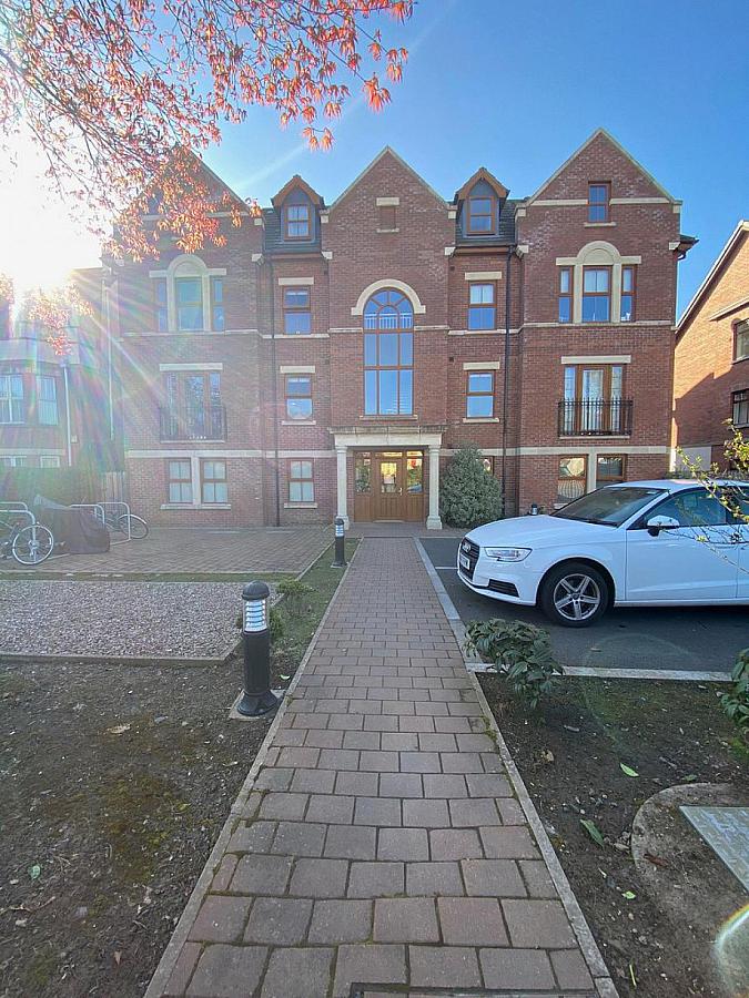 Apt 5, 22 Upper Lisburn Road, finaghy, belfast, BT10 0AA