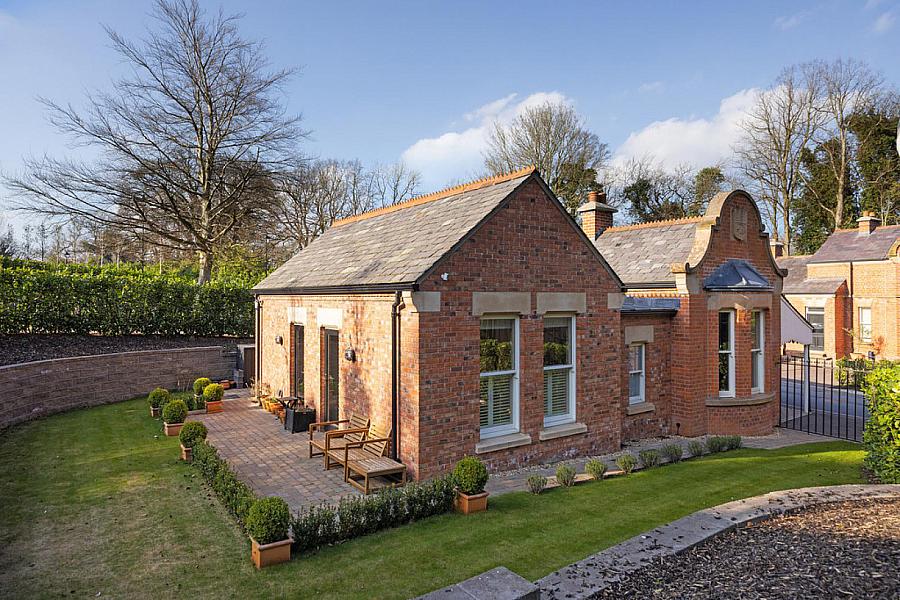 South Gate Lodge, 2 Lady Ishbel Boulevard, belvoir park, belfast, BT8 8SJ