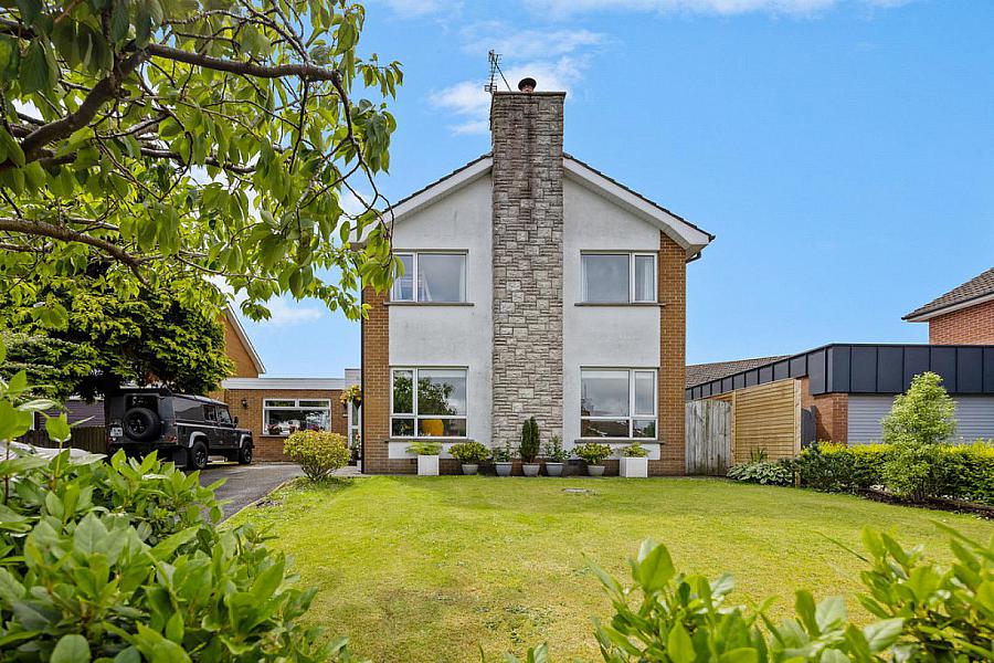 103 Trossachs Drive, upper malone road, belfast, BT10 0HU