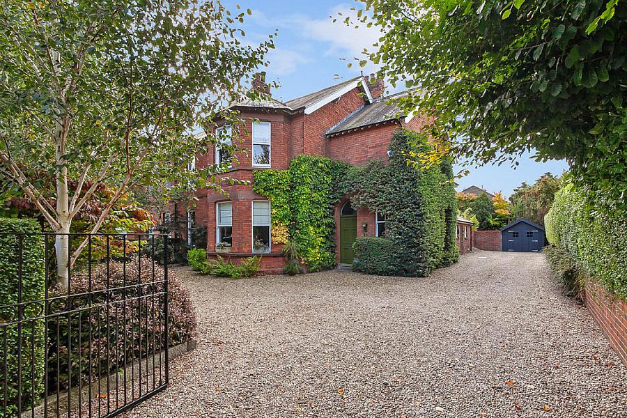 21 Deramore Park, Belfast, BT9 5JW