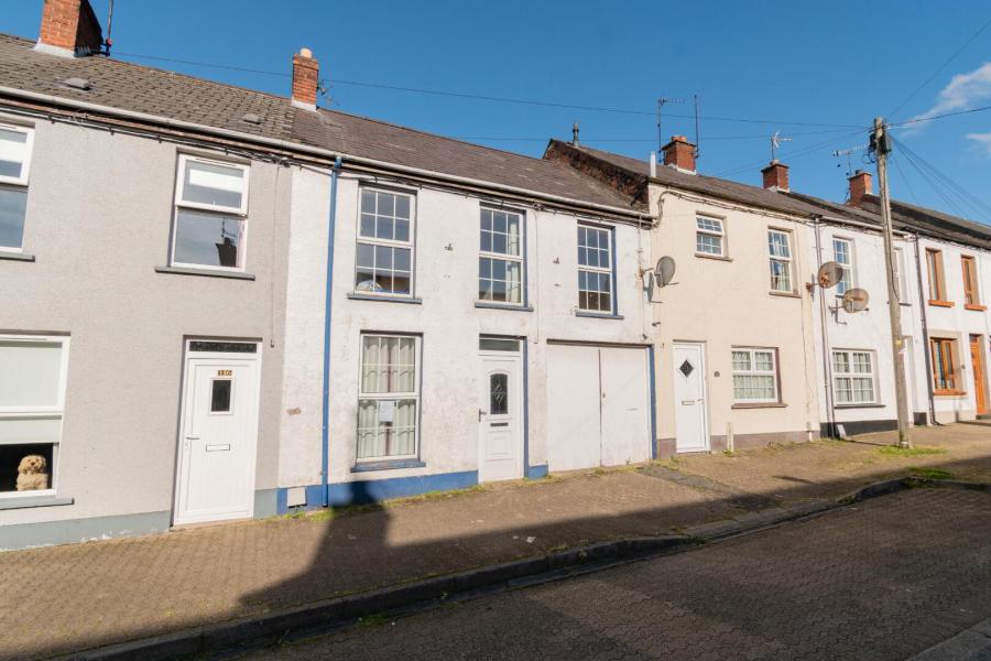 18 Moat Road, Ballymena, BT42 4BZ