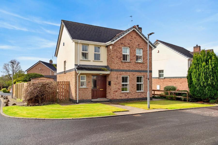 19 Fenaghy Heights, Ballymena, BT42 1JR