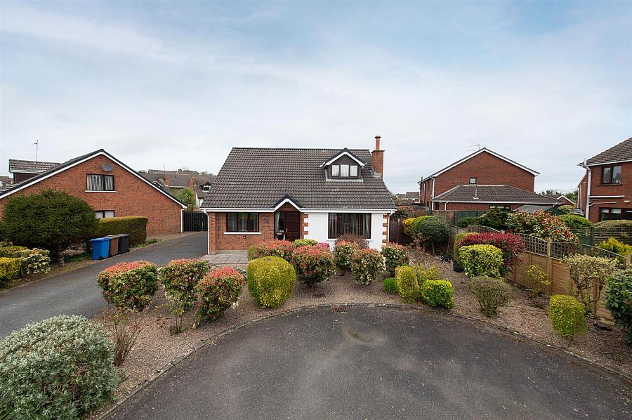 6 Grange Close, Saintfield, BT24 7NS