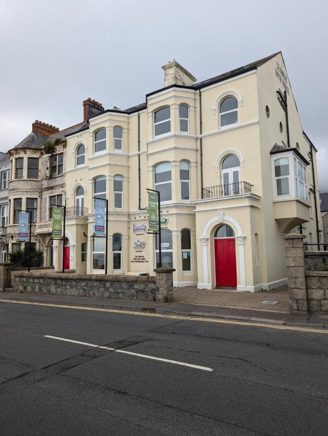 B, 7 South Promenade, Newcastle, BT33 0EX