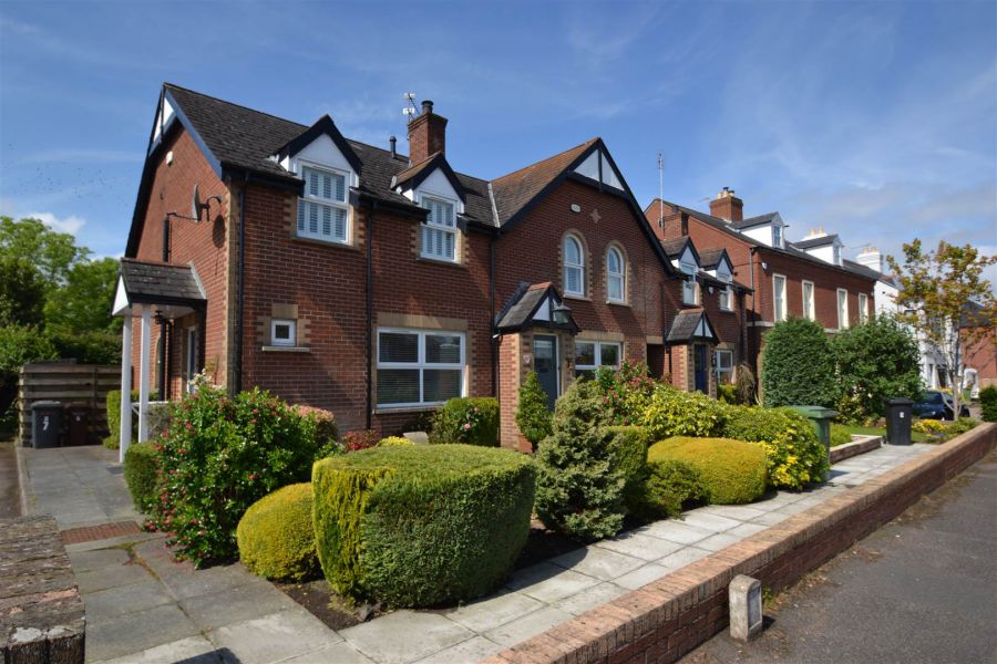 7 Railway Cottages, Bridge Road, Helens Bay, BT19 1TE