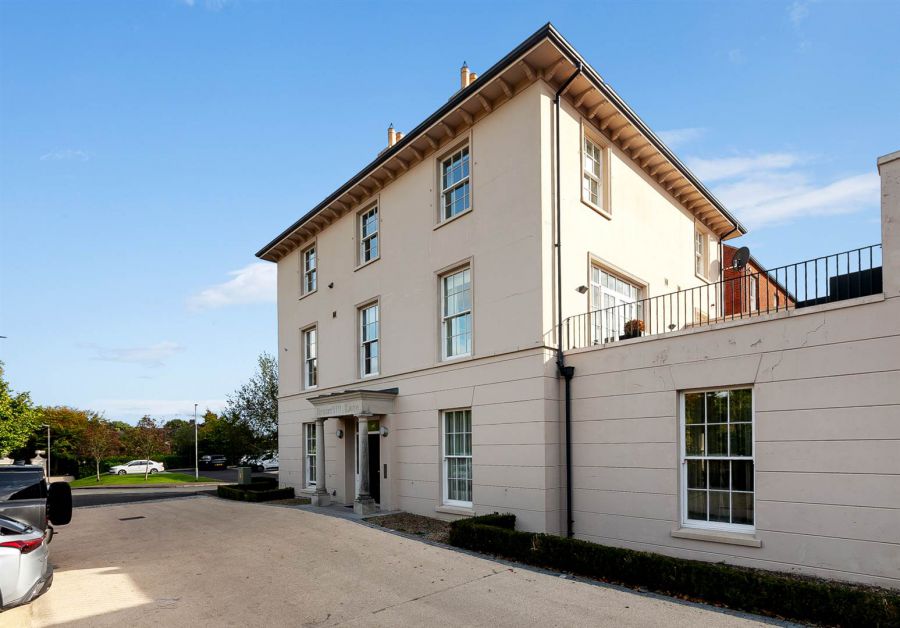 Apt 1, 7 Broomhill Lane, Off Hillside Park, Malone, South Belfast, BT9 5LB