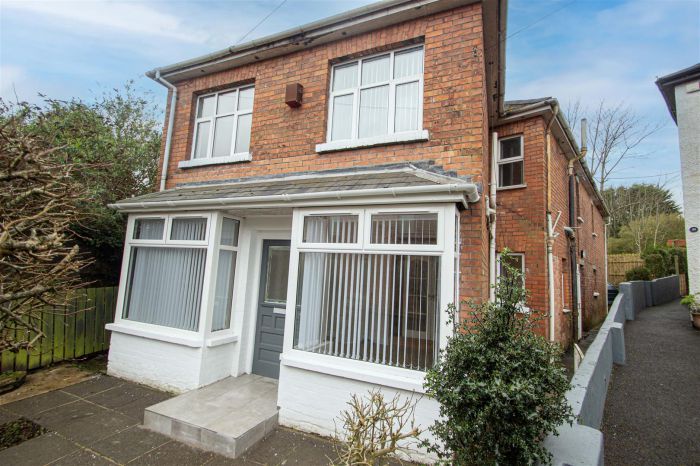 House and Apartment with Yard & Outbuildings, 78 Upper Dunmurry Lane, west belfast, belfast, BT17 0PS
