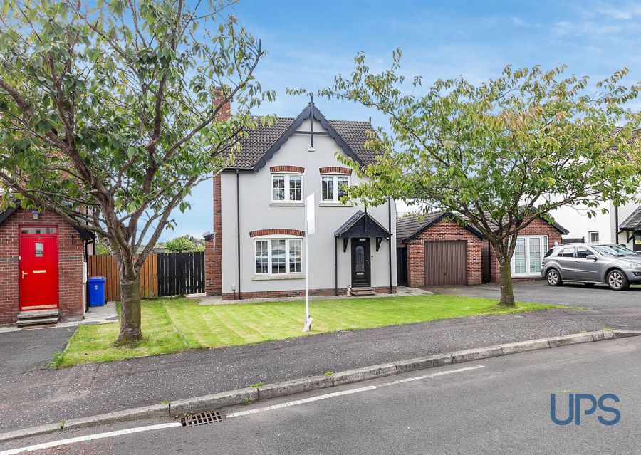 79 Lagmore Glen, West Belfast, Stewarstown Road, BT17 0WJ