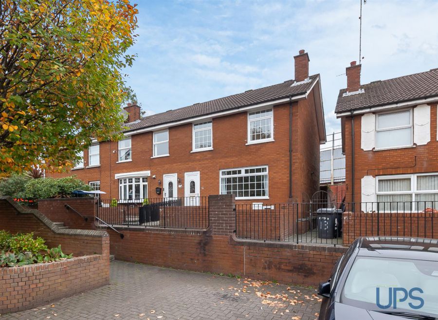 13 Finn Square, Falls Road, Belfast, BT13 2HU