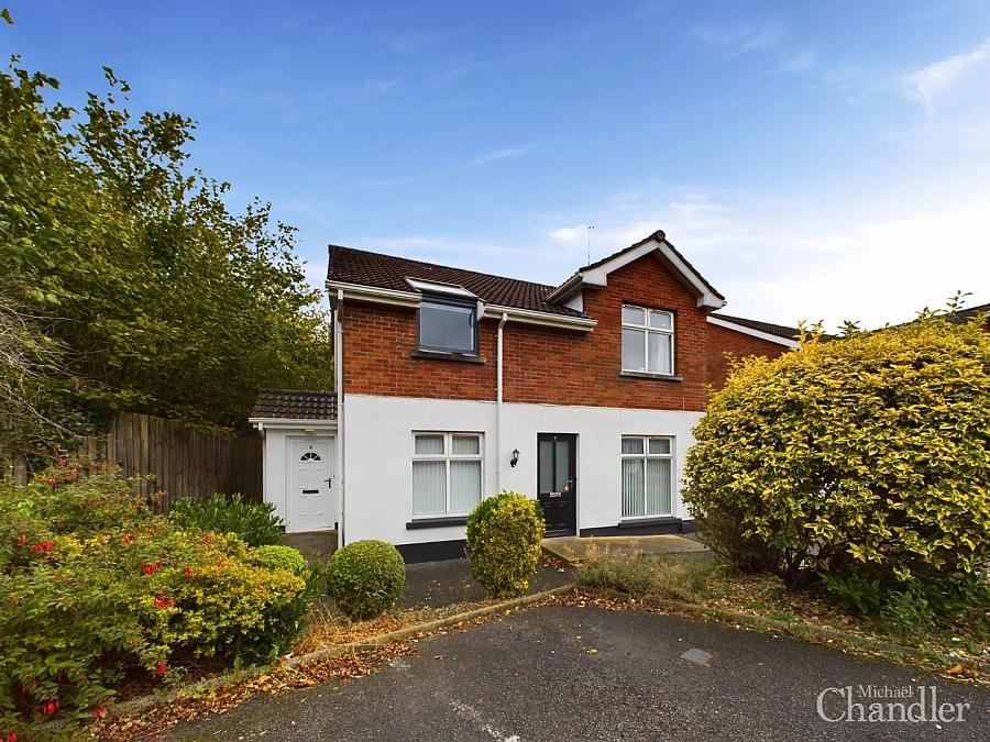 6 Muskett Grove, carryduff, BT8 8QT