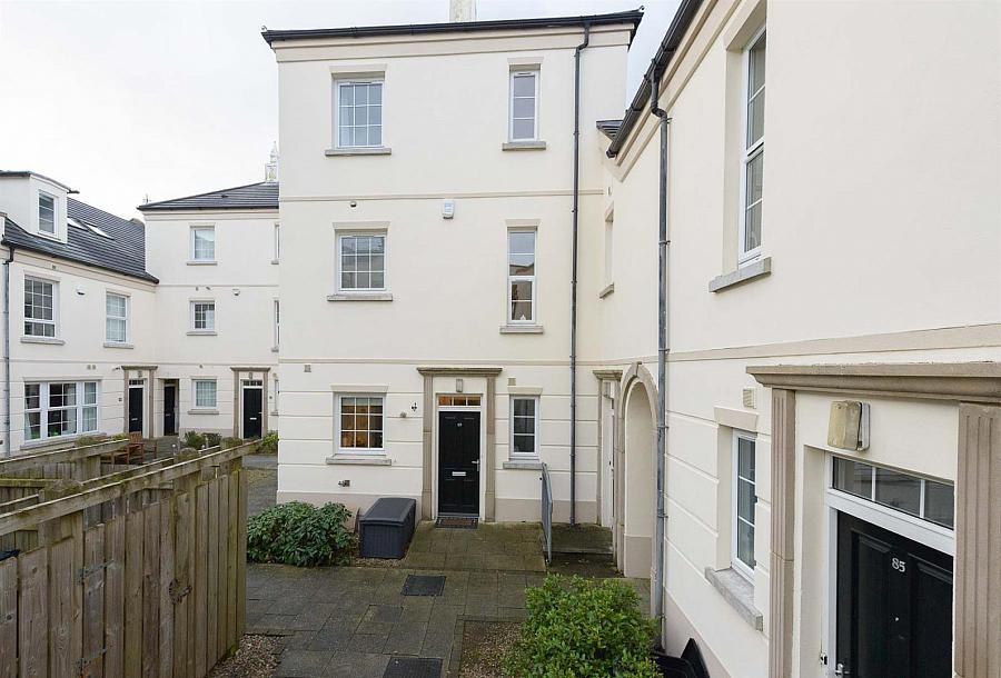 89 The Demesne, Carryduff, Belfast, BT8 8GT