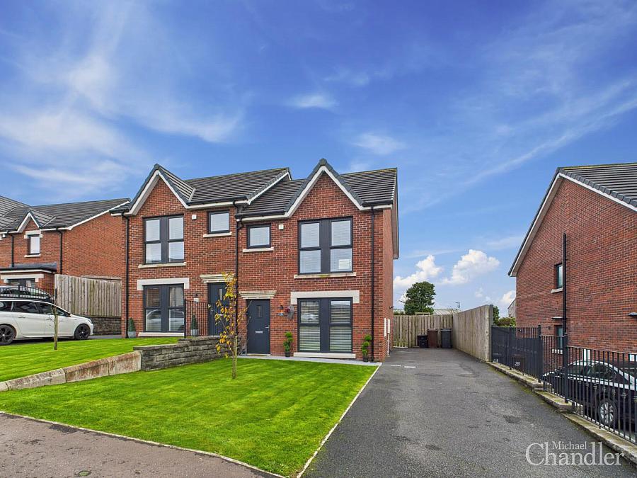 26 Baronsgrange Park, Carryduff, BT8 8LF