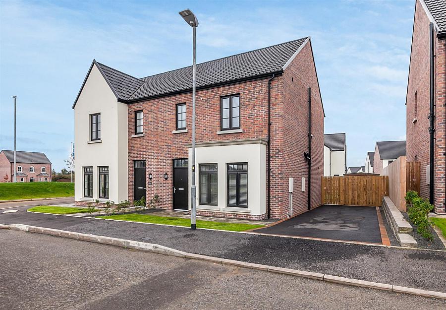 4 Cloughan View Meadow, Ballyclare, BT39 8AD