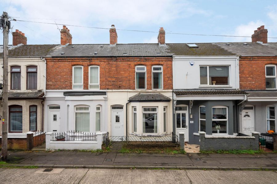 17 Moorfield Street, Belfast, BT5 5BY