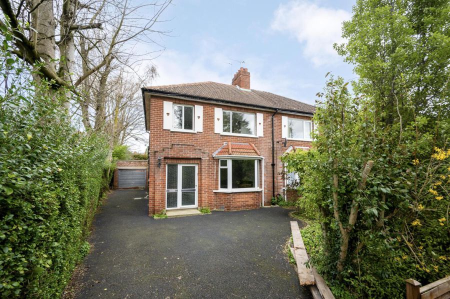 9 Sandown Park South, Ballyhackamore, Belfast, BT5 6HE