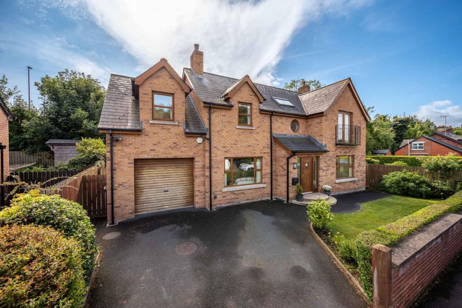 27 Seahill Road, Holywood, BT18 0DJ