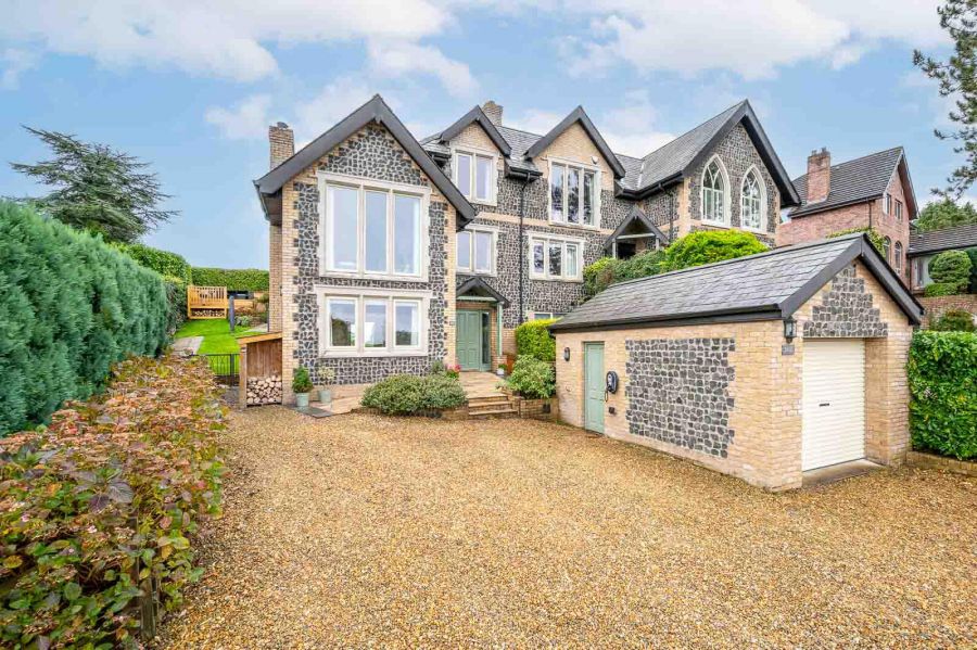 2B Pine Crest, Holywood, BT18 9ED