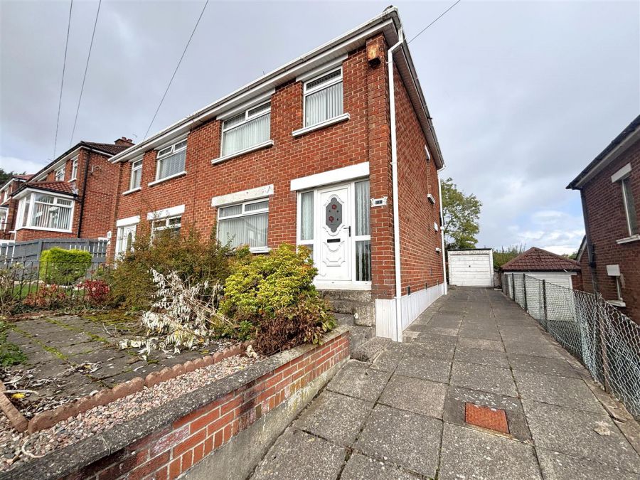 9 Springvale Drive, Ballygomartin, Belfast, BT14 8DA