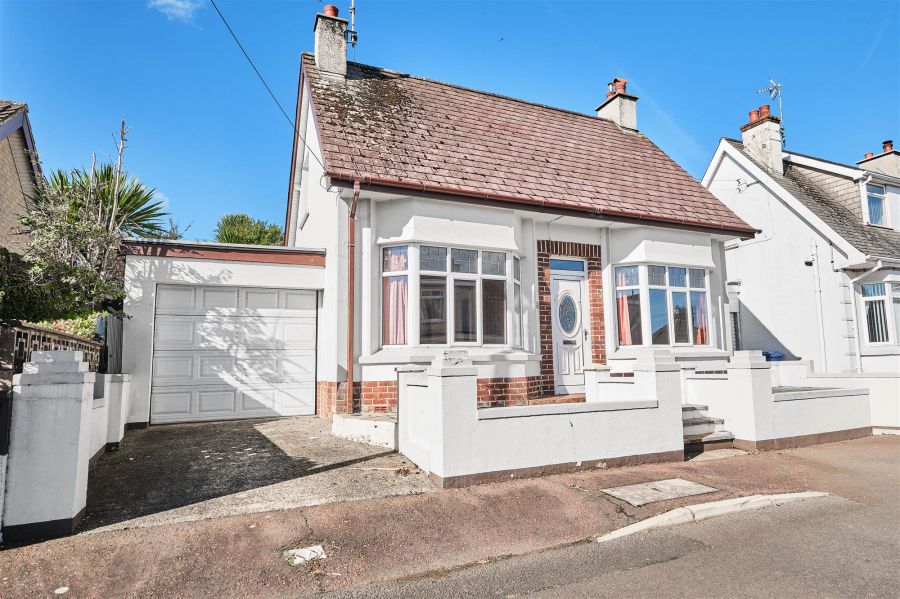 18 Morrison Park, Portrush, BT56 8HZ