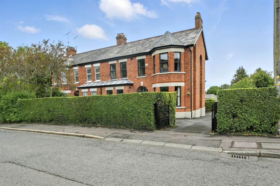 27 Innisfayle Road, antrim road, belfast, BT15 4ES