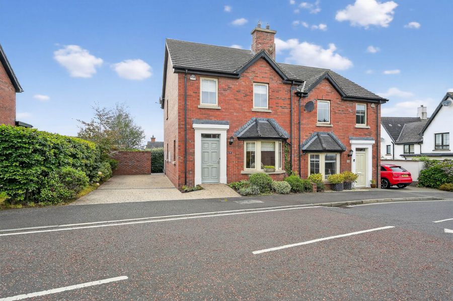 10 Bracken Hill View, Four Winds, Belfast, BT8 6ZN